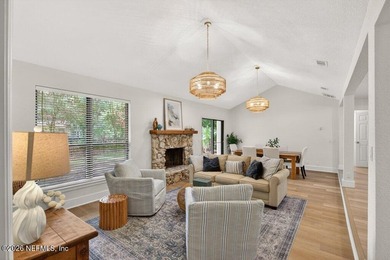 SELLER OFFERING UP TO 10K TOWARDS 2-1 RATE BUY DOWN OR CLOSING - photo 12