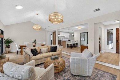 SELLER OFFERING UP TO 10K TOWARDS 2-1 RATE BUY DOWN OR CLOSING - photo 13