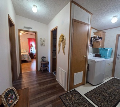 CALL LISTING AGENT FOR INFORMATION!!! COMMUNITY: Sought after - photo 15