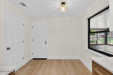 SELLER OFFERING UP TO 10K TOWARDS 2-1 RATE BUY DOWN OR CLOSING - photo 25