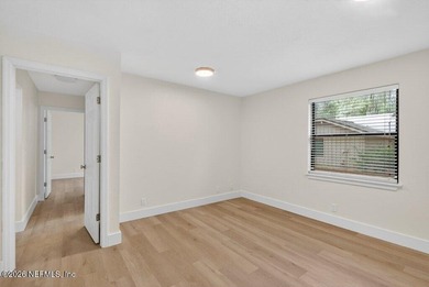 SELLER OFFERING UP TO 10K TOWARDS 2-1 RATE BUY DOWN OR CLOSING - photo 27