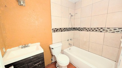Spacious 4-bedroom, 3-bath home situated on a generous 0.21-acre - photo 9
