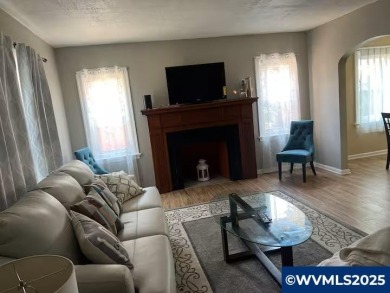 YOU MUST SEE; Beautifully remodeled/move-in ready, top of the