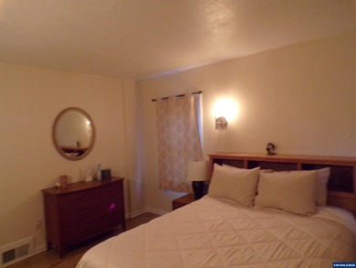 YOU MUST SEE; Beautifully remodeled/move-in ready, top of the