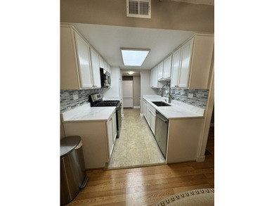 Welcome to the Penthouse ! Top floor living has it's advantages - photo 4