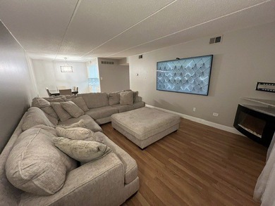 Welcome to the Penthouse ! Top floor living has it's advantages - photo 8