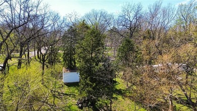 Enjoy lake living at its best with this ready-to-go waterfront - photo 11