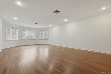 Welcome to this spacious 2-bedroom, 2.5-bathroom condominium - photo 11