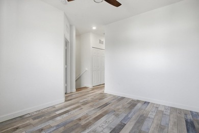 Move-In Ready Lakefront Townhome Minutes from Nova & FLL - photo 11