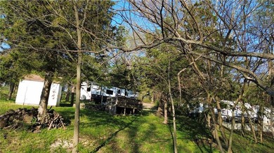 Enjoy lake living at its best with this ready-to-go waterfront - photo 12