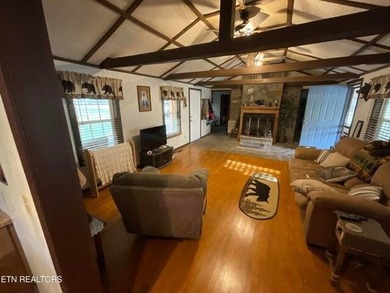 Log home right on a private lake in Grandview, TN. 3 bedroom, 2 - photo 12