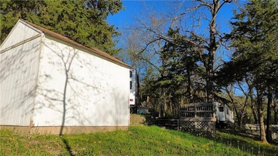 Enjoy lake living at its best with this ready-to-go waterfront - photo 15