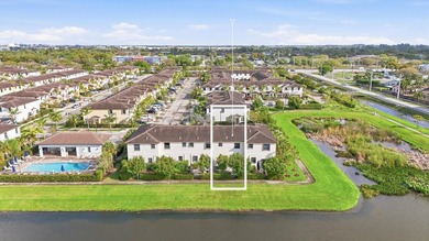 Move-In Ready Lakefront Townhome Minutes from Nova & FLL - photo 18