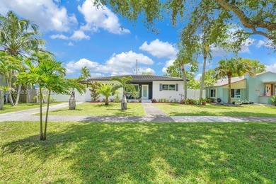 Welcome to this beautifully updated 3-bedroom, 2-bathroom gem in - photo 3