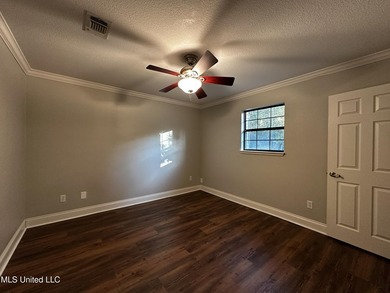 Nice one story home located on a cul de sac in a quiet area - photo 14