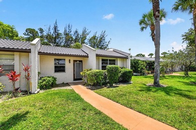 Discover easy Florida living in this beautifully updated 2BR/2BA - photo 3