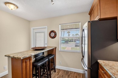 Discover easy Florida living in this beautifully updated 2BR/2BA - photo 6