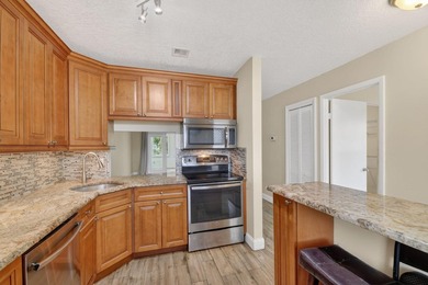 Discover easy Florida living in this beautifully updated 2BR/2BA - photo 10