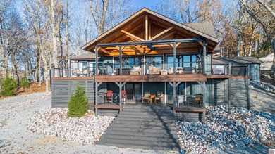 Lake Barkley Home For Sale in Eddyville Kentucky