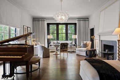 Tucked gracefully into the heart of Riverview, Oak Hill Estate - photo 3