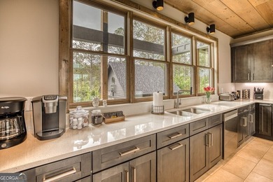 Welcome to Oakwood Estates, a bespoke mountain estate where - photo 12