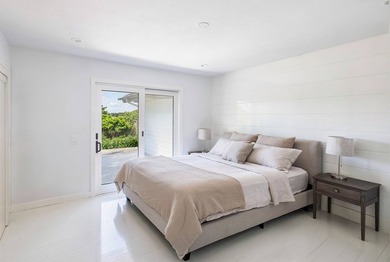 Where sweeping views over Three Mile Harbor meet the quiet charm - photo 20