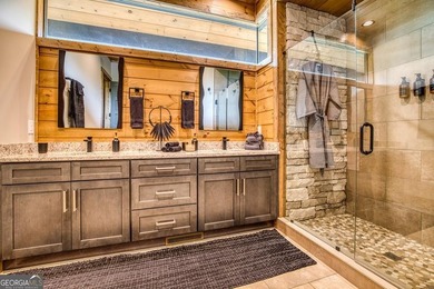 Welcome to Oakwood Estates, a bespoke mountain estate where - photo 21