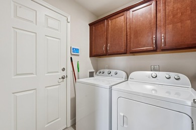 Welcome home to this pristine 2BR/2BA fully furnished residence - photo 21