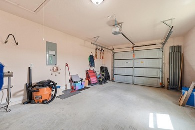 Welcome home to this pristine 2BR/2BA fully furnished residence - photo 22