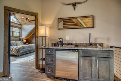 Welcome to Oakwood Estates, a bespoke mountain estate where - photo 27