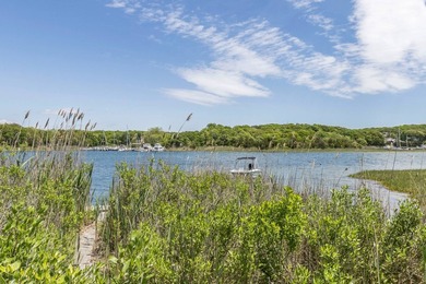 Where sweeping views over Three Mile Harbor meet the quiet charm - photo 27