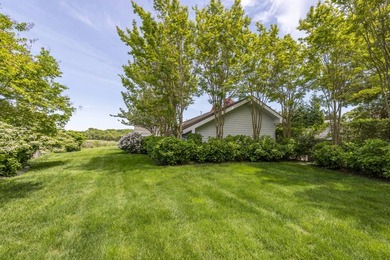 Where sweeping views over Three Mile Harbor meet the quiet charm - photo 29