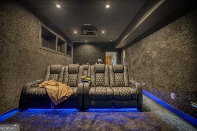 Welcome to Oakwood Estates, a bespoke mountain estate where - photo 44