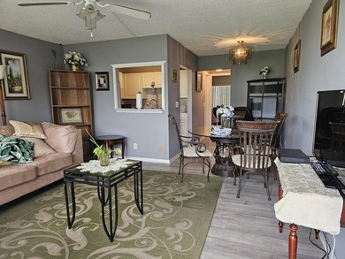 Welcome to easy living! This charming downstairs one-bedroom - photo 2