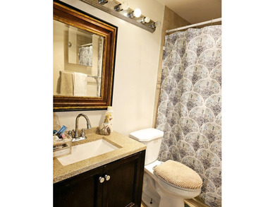Welcome to easy living! This charming downstairs one-bedroom - photo 7