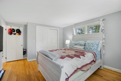 Welcome to 11 Gate Way in prestigious Gate Way Isles, where the - photo 19