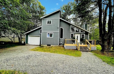 Lake Home For Sale in Tobyhanna, Pennsylvania