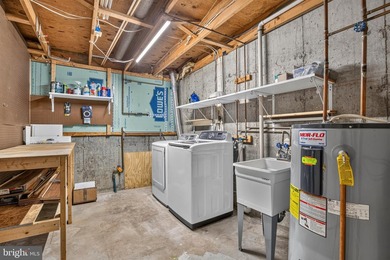 Something special awaits you in Lake Ridge. Rare opportunity to - photo 22