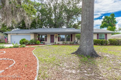 Doctors Lake Home For Sale in Orange Park Florida