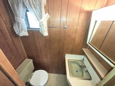 PRICED TO SELL FAST - SPACIOUS 1970 MOBILE HOME WITH FLORIDA - photo 6
