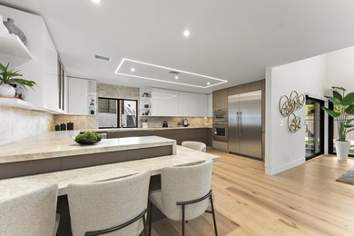 Coastal luxury meets modern perfection in these stunning - photo 9