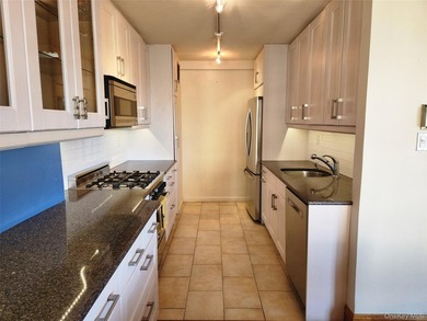 Rare find, Luxury High Rise Bldg . Gorgeous SE Water View - photo 3