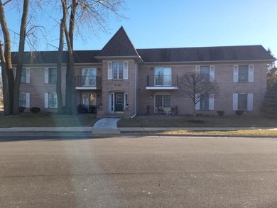 (private lake, pond, creek) Condo For Sale in Highland Indiana