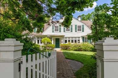 Built in 1832 and owned by the same family for nearly 50 years - photo 3