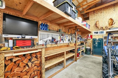 We are calling this unique property a SHOME. It is a 30 x40 shop - photo 15