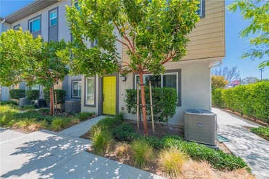 Beautiful 4 bedroom, 3.5 bathroom townhome located at Harbor - photo 2
