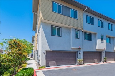 Beautiful 4 bedroom, 3.5 bathroom townhome located at Harbor - photo 3