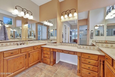 Exquisitely sited, this DISTINCTIVELY BEAUTIFUL LAKE FRONT GOLF - photo 26