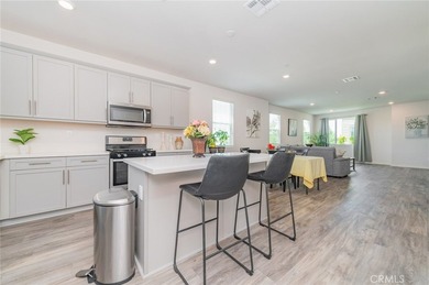 Beautiful 4 bedroom, 3.5 bathroom townhome located at Harbor - photo 7