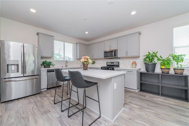 Beautiful 4 bedroom, 3.5 bathroom townhome located at Harbor - photo 8